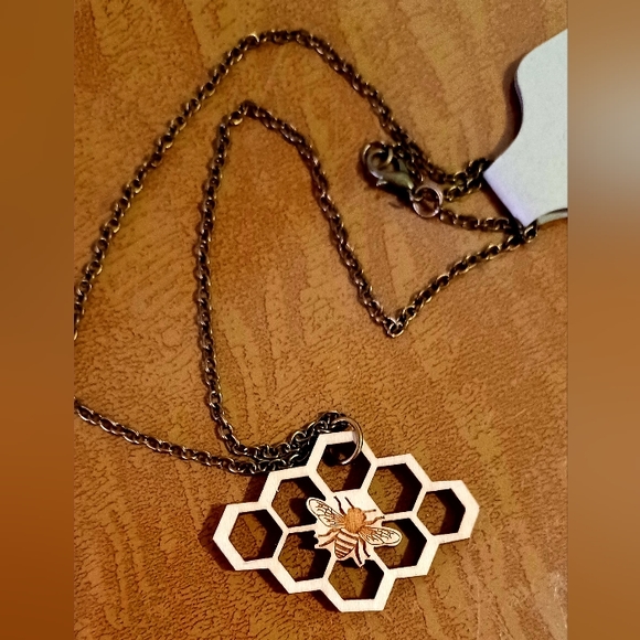Honeycomb Necklace - Picture 4 of 5
